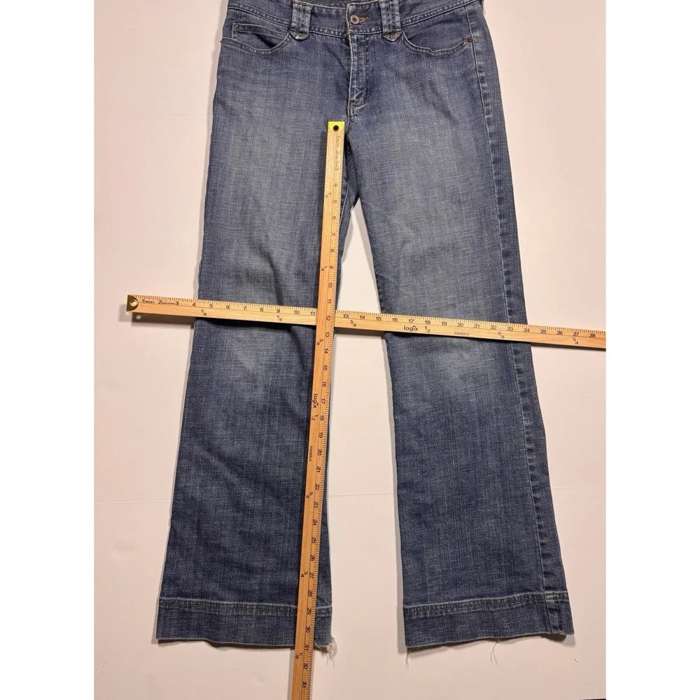 Eddie Bauer Womens‎ Blue Flare Leg Jeans Medium Wash Frayed Hem Mid Rise 31x31